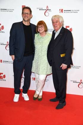 Rolf Zuckowski with his wife Monika Zuckowski and son Alexander Ali Zuckowski GERMAN MUSIC AUTHORINNAL AWARD 2024 at The Ritz Carlton Hotel in Berlin on 08 02 2024