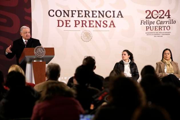 February 8, 2024, Mexico City, Mexico: The president of Mexico, Andres Manuel Lopez Obrador gesticulates while speak during the briefing conference at the National Palace. on February 8, 2024 in Mexico City, Mexico Mexico City Mexico - ZUMAe321 20240208_zia_e321_026 Copyright: xLuisxBarronx