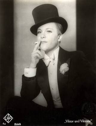 Portrait of Renate Mueller in the film Viktor and Viktoria , 1933 (b w photo) RYS336052 Portrait of Renate Mueller in the film Viktor and Viktoria , 1933 (b w photo) by German Photographer (20th Century); Private Collection; (add.info.: Renate Mueller (1906-1937); Viktor und Viktoria;). Copyright: xBridgemanxImagesx 336052