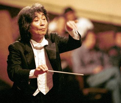 ***FILE PHOTO*** Japanese conductor Seiji Ozawa leads the Boston Symphony Orchestra at the Smetana Hall of the Municipal House in Prague, Czech Republic, on December 16, 1993. (CTKxPhoto JaroslavxHejzlar) CTKPhotoFO00182027  CTKPhotoFO00182027