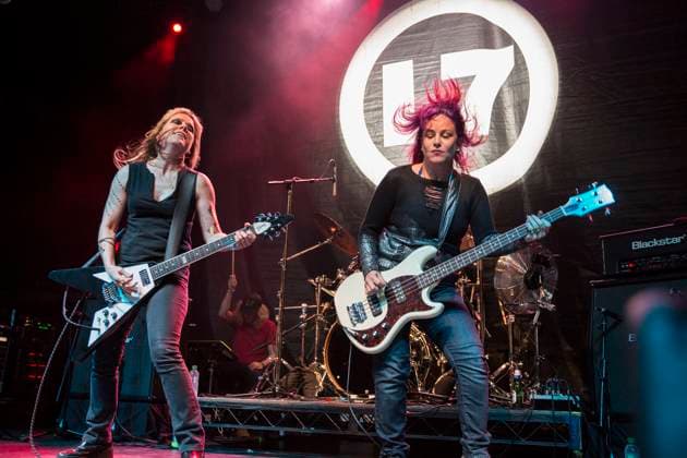L7 perform at Manchester Ritz Donita Sparks and Jennifer Finch of American rock band L7 performs at Manchester Ritz, Manchester, England, 10th September 2016., Credit:Mike Gray Avalon  Copyright: xMikexGrayx xAvalonx 0533648525