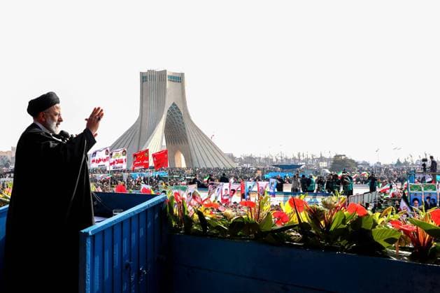 Bilder des Jahres 2024, News 02 Februar News Themen der Woche KW06 News Bilder des Tages Iranian President Ebrahim Raisi speaks during the 45th anniversary of the 1979 Islamic Revolution Iranian President Ebrahim Raisi speaks during the 45th anniversary of the 1979 Islamic Revolution, at the Azadi (Freedom) square in Tehran, Iran, on February 11, 2024. Photo by Iranian Presidency Office Tehran Tehran Iran, Islamic Republic of 110224_Iran_IPO_00(2) Copyright: xapaimagesxIranianxPresidencyxOfficex xapaimagesx