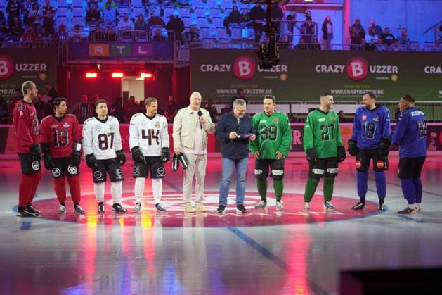American Ice Football 11 02 2024 The event spectacle in the SAP Arena Mannheim with Elton, Frank Buschmann, Jörn Schlönvoigt, Stefan Mross, Serkan Yavuz, Pascal Hens, Kevin Großkreutz, Calvin Kleinen Mannheim SAP Arena Baden Württemberg
