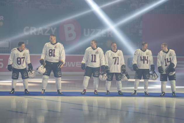 American Ice Football 11 02 2024 The event spectacle in the SAP Arena Mannheim with the Eastie Boys Kevin Kuske, Philip Boy, Felix van Deventer, Evil Jared, Jörn Schlönvoigt, Eric Stehfest, Lars Pape, Henrik Scharnbacher Mannheim SAP Arena Baden Württemberg