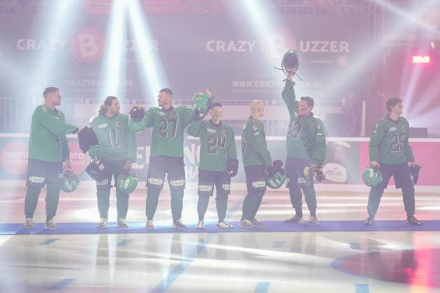 American Ice Football 11 02 2024 The event spectacle in the SAP Arena Mannheim with the Southcoast Smoothies Mimi Kraus, Adriano Salvaggio, Serkan Yavuz, Marcel Nguyen, Frank Stäbler, Stefan Mross, Moritz Hans, Ian Gehrk Mannheim SAP Arena Baden Württemberg
