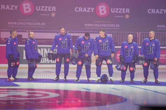 American Ice Football 11 02 2024 The event spectacle in the SAP Arena Mannheim with the team Westside Wessis Nico Legat, Fabian Hambüchen, Calvin Kleinen, Tobias Wegener, Kevin Großkreutz, Axel Stein, Mike Leon Grosch, Alexander Haupert Mannheim SAP Arena Baden Württemberg