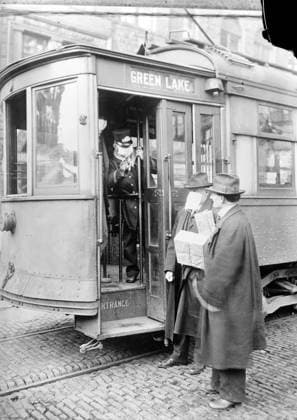 Wearing masks a Seattle street car during the Spanish flu epidemic (b w photograph) 4072726 Wearing masks a Seattle street car during the Spanish flu epidemic (b w photograph) by American Photographer, (20th century); Private Collection; (add.info.: The influenza pandemic 1918-20 known as Spanish flu killed 10-20% of those infected, current estimates say 50âï¿½ 100 million people worldwide During the epidemic, everyone on street cars had to wear a mask - 260,000 were made in 3 days by 120 workers of the Seattle Chapter of the American Red Cross). Copyright: xBridgemanxImagesx 4072726