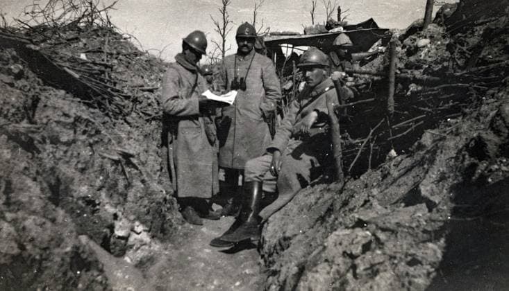 First World War (1914-1918): officers of the 15th Company in a first line trench. 01 05 1916. XEE4133527 First World War (1914-1918): officers of the 15th Company in a first line trench. 01 05 1916. by French Photographer, (20th century); Private Collection; (add.info.: First World War (1914-1918): officers of the 15th Company in a first line trench. 01 05 1916.); Stefano Bianchetti. Copyright: xStefanoxBianchettix xBridgemanxImagesx 4133527