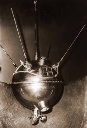 The Sputnik or Sputnik or Sputnick I in 1957 XEE4411753 The Sputnik or Sputnik or Sputnick I in 1957 by Unknown photographer, (20th century); Private Collection; (add.info.: The Sputnik or Sputnik or Sputnick I in 1957); Stefano Bianchetti. Copyright: xStefanoxBianchettix xBridgemanxImagesx 4411753