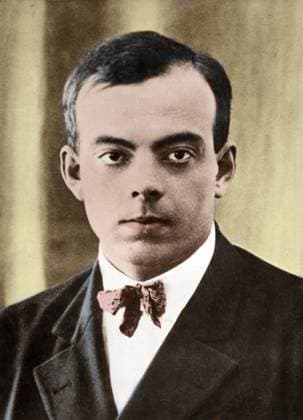 Portrait of french writer Antoine de Saint-Exupery, 1920s (photo) XEE4701021 Portrait of french writer Antoine de Saint-Exupery, 1920s (photo) by Unknown photographer, (20th century); Private Collection; Stefano Bianchetti. Copyright: xStefanoxBianchettix xBridgemanxImagesx 4701021