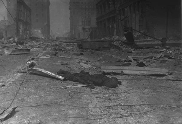 Charred corpse of a victim of the 1906 San Francisco earthquake and fire (b w photo) 5042920 Charred corpse of a victim of the 1906 San Francisco earthquake and fire (b w photo) by Genthe, Arnold (1869-1942); Private Collection. Copyright: xBridgemanxImagesx 5042920