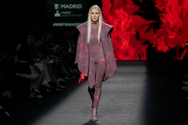 February 15, 2024, Madrid, Spain: A model walks the runway at the Claro Couture fashion show during the Mercedes Benz Fashion Week at IFEMA in Madrid. Madrid Spain - ZUMAs197 20240215_aaa_s197_298 Copyright: xGuillermoxGutierrezxCarrascalx