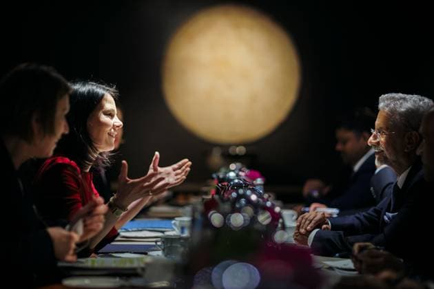Bilder des Jahres 2024, News 02 Februar News Themen der Woche KW07 News Bilder des Tages 60. Muenchner Sicherheitskonferenz. Annalena Baerbock (Buendnis 90 Die Gruenen), Bundesaussenministerin, trifft den Aussenminister von Indien, Subrahmanyam Jaishankar. Muenchen, 16.02.2024. Fotografiert im Auftrag des Auswaertigen Amtes Muenchen Deutschland *** 60 Munich Security Conference Annalena Baerbock Buendnis 90 Die Gruenen , Federal Foreign Minister, meets the Foreign Minister of India, Subrahmanyam Jaishankar Munich, 16 02 2024 Photographed on behalf of the Federal Foreign Office Munich Germany Copyright: xThomasxTrutschelx