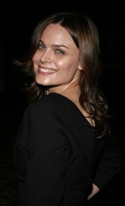 American Society of Cinematographers 20th Annual Outstanding Achievement Awards Emily Deschanel attends the American Society of Cinematographers 20th Annual Outstanding Achievement Awards held at the Hyatt Regency Century Plaza Hotel in Century City, California on February 26, 2006 (Pictured: Emily Deschanel) (Adam Gold iPhoto.ca) Beverly Hills California USA EDITORIAL USE ONLY Copyright: xx AGA02270623 iPhoto.cax iphotos066627