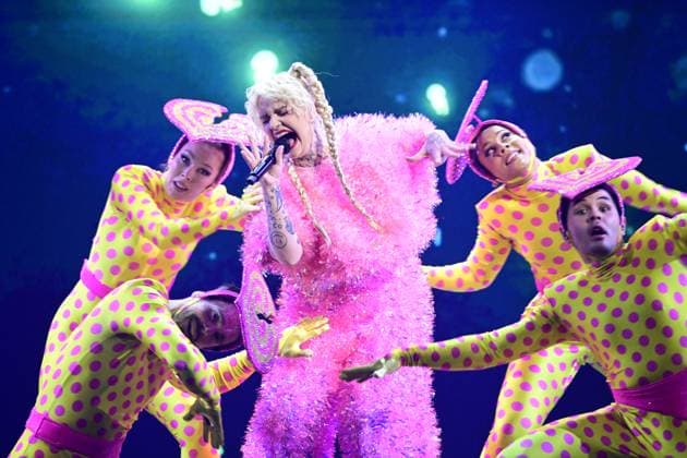 Bilder des Jahres 2024, Entertainment 02 Februar Entertainment Themen der Woche KW07 Entertainment Bilder des Tages VÄXJÖ, SVERIGE 20240217 Cazzi Opeia med bidraget Give My Heart A Break under lördagens deltävling 3 av Melodifestivalen 2024 i Vida Arena i Växjö. VÄXJÖ SVERIGE x50090x *** VÄXJÖ, SWEDEN 20240217 Cazzi Opeia with the entry Give My Heart A Break during Saturdays round 3 of Melodifestivalen 2024 at Vida Arena in Växjö VÄXJÖ SVERIGE x50090x  Copyright: xJohanxNilsson TTx MELODIFESTIVALEN 2024 DELTÄVLING 3 VÄXJÖ MH1A9yLse3k