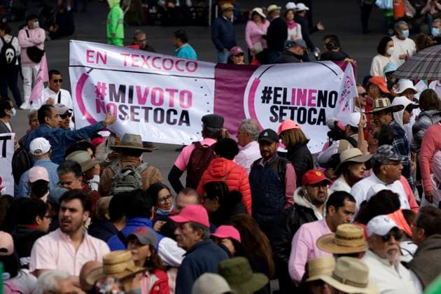 February 18, 2024, Mexico City, Mexico: Persons join the rally to support Ã¢â‚¬oeMarch for Our DemocracyÃ¢â‚¬Â movement at the Mexico City Zocalo. on February 18, 2024 in Mexico City, Mexico Mexico City Mexico - ZUMAe321 20240218_zia_e321_004 Copyright: xLuisxBarronx