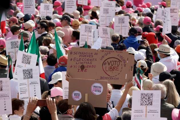 February 18, 2024, Mexico City, Mexico: Persons join the rally to support Ã¢â‚¬oeMarch for Our DemocracyÃ¢â‚¬Â movement at the Mexico City Zocalo. on February 18, 2024 in Mexico City, Mexico Mexico City Mexico - ZUMAe321 20240218_zia_e321_012 Copyright: xLuisxBarronx