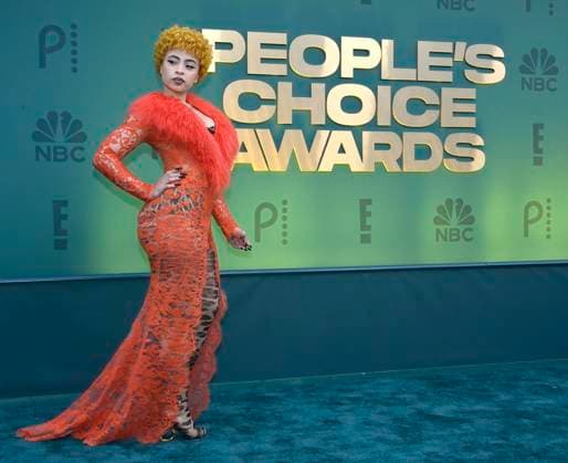 Bilder des Jahres 2024, Entertainment 02 Februar Entertainment Themen der Woche KW07 Entertainment Bilder des Tages Ice Spice attends the People s Choice Awards at the Barker Hangar in Santa Monica, California on Sunday, February 18, 2024.  LAP20240218038 JIMxRUYMEN