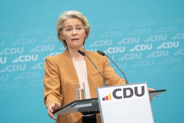 Bekanntgabe CDU-Beschluss zur EU-Spitzenkandidatur - Ursula von der Leyen, Präsidentin Europäische Kommission und designierte Spitzenkandidatin;Bekanntgabe CDU-Beschluss zur EU-Spitzenkandidatur - Ursula von der Leyen, Präsidentin Europäische Kommission und designierte Spitzenkandidatin, Berlin Berlin Deutschland Konrad-Adenauer-Haus *** Announcement CDU decision on EU Spitzenkandidatur Ursula von der Leyen, President of the European Commission and designated Spitzenkandidat Announcement CDU decision on EU Spitzenkandidatur Ursula von der Leyen, President of the European Commission and designated Spitzenkandidat, Berlin Berlin Germany Konrad Adenauer Haus