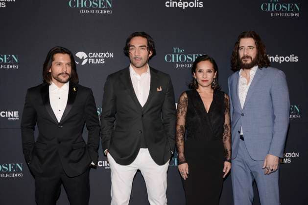 February 19, 2024, Mexico City, Ciudad de Mexico, Mexico: February 19, 2024, Mexico City, Mexico: (L-R) Shahar Isaac, Abe Bueno Jallad, Vanessa Benavente and Jonathan Roumie attend the red carpet of The Chosen Tv series season 4 premiere at Cinepolis Miyana. on February 19, 2024, Mexico City, Mexico. Mexico City Mexico - ZUMAe321 20240219_zea_e321_067 Copyright: xCarlosxTischler xEyepixxGroupx