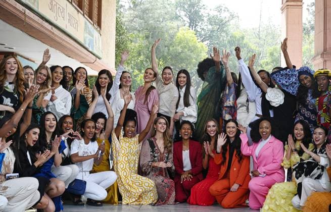 Bilder des Jahres 2024, Entertainment 02 Februar Entertainment Themen der Woche KW08 Entertainment Bilder des Tages Miss World Contestants in New Delhi The 71st Miss World participants during a pre-launch press conference hosted in New Delhi, India, Monday February 19, 2024. 120 contestants from countries around the world will participate in various competitions and charitable initiatives of the pageant serving as ambassadors of change. New Delhi Delhi India Copyright: xSondeepxShankarx