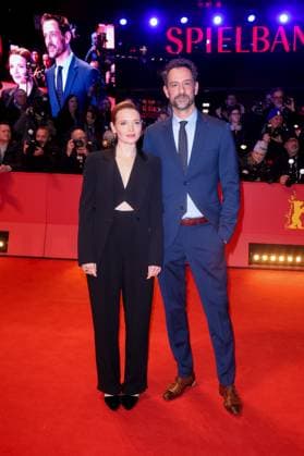 Honorary Bear Berlinale Karoline Herfurth and Christopher Doll on the red carpet of the Honorary Bear for Martin Scorsese at the Berlinale Palast on the occasion of the 74th Berlin International Film Festival on 20 02 2024 Copyright: xEventpressxKochanx