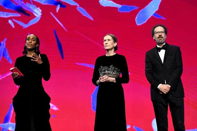 Hadnet Tesfai, Mariette Rissenbeek and Carlo Chatrian at the presentation of the Honorary Golden Bear to Martin Scorsese at the Berlinale 2024 74 Berlin International Film Festival at the Berlinale Palast Berlin, 20 02 2024 Foto:xC.xNiehausx xFuturexImagex ehrenbaer_verleihung_4411