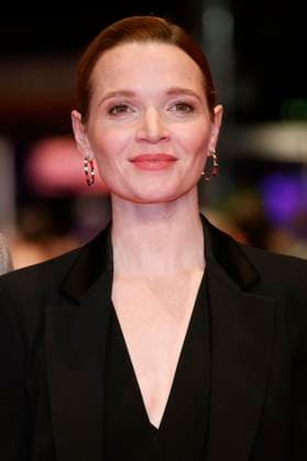 Karoline Herfurth at the presentation of the Honorary Golden Bear to Martin Scorsese at the Berlinale 2024 74 Berlin International Film Festival at the Berlinale Palast Berlin, 20 02 2024 Foto:xD.xBedrosianx xFuturexImagex ehrenbaer_verleihung_4484