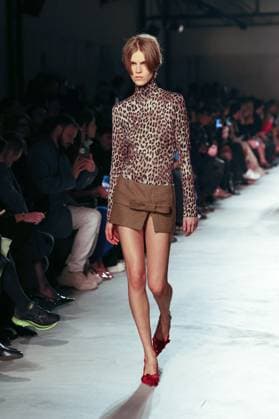 - Milan, Milan Women s Fashion Week: Fall Winter 2025 - Women s Fashion, Autumn Winter 2025.- fashion show - catwalk Pictured: Model - - Copyright: xIPA ABACAx