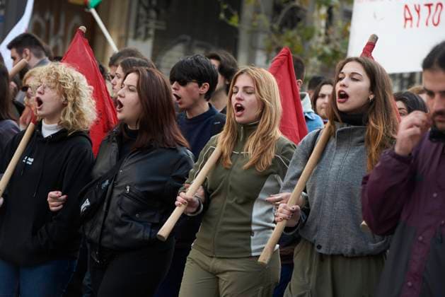 Bilder des Jahres 2024, News 02 Februar News Themen der Woche KW08 Griechenland, Studenten demonstrieren in Athen February 22, 2024, Athens, Greece: Students march shouting slogans against the government. Thousands of university students took once again to the streets protesting over the new- unconstitutional according to the Council of State- bill that will allow the establishment of private universities. Athens Greece - ZUMAg221 20240222_zap_g221_022 Copyright: xNikolasxGeorgioux
