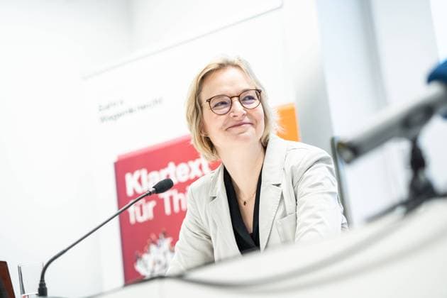 Pressekonferenz des BSW Bündnis Sahra Wagenknecht - Vernunft und Gerechtigkeit in Erfurt Gründung Landesverband Thüringen Katja Wolf, Oberbürgermeisterin Eisenach;Pressekonferenz des BSW Bündnis Sahra Wagenknecht - Vernunft und Gerechtigkeit in Erfurt Gründung Landesverband Thüringen Katja Wolf, Oberbürgermeisterin Eisenach, Erfurt Thüringen Deutschland Arena Erfurt *** Press conference of the BSW Alliance Sahra Wagenknecht Reason and Justice in Erfurt Foundation of the Thuringia Regional Association Katja Wolf, Lord Mayor of Eisenach Press conference of the BSW Alliance Sahra Wagenknecht Reason and Justice in Erfurt Foundation of the Thuringia Regional Association Katja Wolf, Lord Mayor of Eisenach, Erfurt Thuringi