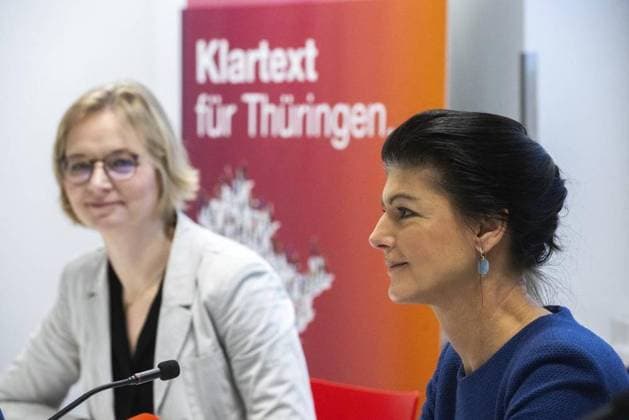 PK MIT SAHRA WAGENKNECHT (BSW) UND KATJA WOLF (BSW) ** NUR FÜR REDAKTIONELLE ZWECKE ** EDITORIAL USE ONLY **<p>23 02 2024-Erfurt: Die Politikerin Sahra Wagenknecht (BSW Bündnis Sahra Wagenknecht) stellt während einer Pressekonferenz in der Arena Erfurt gemeinsam mit Spitzenkandidatein Katja Wolf (BSW), links, die Kampagne für die Landtagswahl in Thüringen vor ( Deutschland Thueringen Erfurt Copyright: SaschaxFromm *** PK WITH SAHRA WAGENKNECHT BSW AND KATJA WOLF BSW FOR EDITORIAL PURPOSES ONLY EDITORIAL USE ONLY p 23 02 2024 Erfurt Politician Sahra Wagenknecht BSW Alliance Sahra Wagenknecht presents the campaign for the state election in Thuringia together with top candidate Katja Wolf BSW , left, during a press conference in the Copyright: SaschaxFromm doc7u9pb7434r533h8db4y ,EDITORIAL USE ONLY