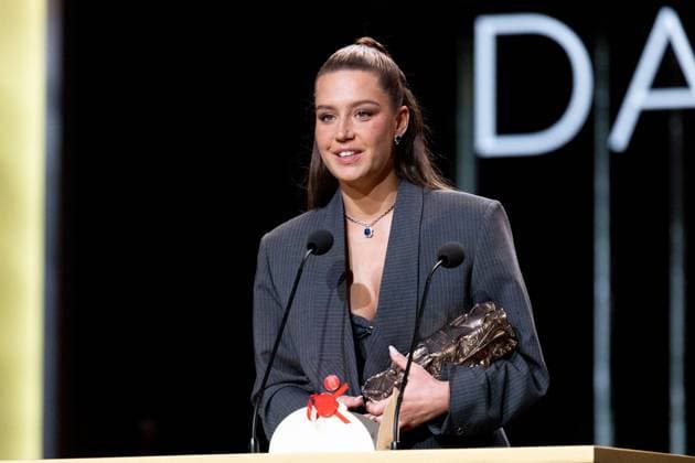 49eme Ã dition de la cÃ rÃ monie des CÃ sar Ã l?Olympia Ã Paris Adele Exarchopoulos (CÃ sar de la meilleure actrice dans un second rÃ le pour Â« Je Verrai Toujours Vos Visages Â» - 49eme Ã dition de la cÃ rÃ monie des CÃ sar Ã l?Olympia Ã Paris le 23 fÃ vrier 2024 Dominique Jacovides Olivier Borde Bestimage 49th Cesar Film Awards at L Olympia on February 23, 2024 in Paris Paris France  Copyright: xBORDE-JACOVIDESx xBESTIMAGExBORDE-JACOVIDESx xBESTIMAGEx