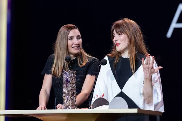 49eme Ã dition de la cÃ rÃ monie des CÃ sar Ã l?Olympia Ã Paris ValÃ rie Donzelli (habillÃ e en Dior et bijoux Dior), Audrey Diwan (CÃ sar de la meilleure adaptation pour Â« L?amour Et Les ForÃªts Â» - 49eme Ã dition de la cÃ rÃ monie des CÃ sar Ã l?Olympia Ã Paris le 23 fÃ vrier 2024 Dominique Jacovides Olivier Borde Bestimage 49th Cesar Film Awards at L Olympia on February 23, 2024 in Paris Paris France  Copyright: xBORDE-JACOVIDESx xBESTIMAGExBORDE-JACOVIDESx xBESTIMAGEx