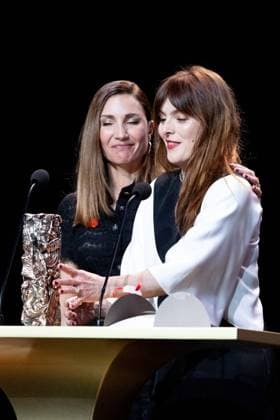 49eme Ã dition de la cÃ rÃ monie des CÃ sar Ã l?Olympia Ã Paris ValÃ rie Donzelli (habillÃ e en Dior et bijoux Dior), Audrey Diwan (CÃ sar de la meilleure adaptation pour Â« L?amour Et Les ForÃªts Â» - 49eme Ã dition de la cÃ rÃ monie des CÃ sar Ã l?Olympia Ã Paris le 23 fÃ vrier 2024 Dominique Jacovides Olivier Borde Bestimage 49th Cesar Film Awards at L Olympia on February 23, 2024 in Paris Paris France  Copyright: xBORDE-JACOVIDESx xBESTIMAGExBORDE-JACOVIDESx xBESTIMAGEx