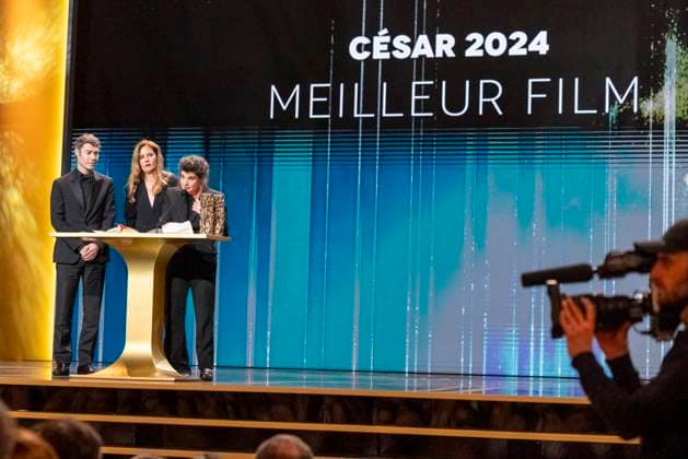 49eme Ã dition de la cÃ rÃ monie des CÃ sar Ã l?Olympia Ã Paris David Thion, Justine Triet et Marie-Ange Luciani (CÃ sar du meilleur film Pour Â« Anatomie D?une Chute Â») - 49eme Ã dition de la cÃ rÃ monie des CÃ sar Ã l?Olympia Ã Paris le 23 fÃ vrier 2024 Dominique Jacovides Olivier Borde Bestimage 49th Cesar Film Awards at L Olympia on February 23, 2024 in Paris Paris France  Copyright: xBORDE-JACOVIDESx xBESTIMAGExBORDE-JACOVIDESx xBESTIMAGEx