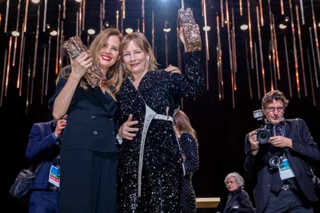 49eme Ã dition de la cÃ rÃ monie des CÃ sar Ã l?Olympia Ã Paris Sandra Hüller, CÃ sar de la meilleure actrice pour Anatomie d?une chute et Justine Triet, CÃ sar de la meilleur rÃ alisation Pour Anatomie D?une Chute, CÃ sar du meilleur scÃ nario original Pour Anatomie D?une Chute, CÃ sar du meilleur film Pour Anatomie D?une Chute - 49eme Ã dition de la cÃ rÃ monie des CÃ sar Ã l?Olympia Ã Paris le 23 fÃ vrier 2024 Dominique Jacovides Olivier Borde Bestimage 49th Cesar Film Awards at L Olympia on February 23, 2024 in Paris Paris France  Copyright: xBORDE-JACOVIDESx xBESTIMAGExBORDE-JACOVIDESx xBESTIMAGEx