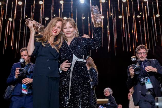 49eme Ã dition de la cÃ rÃ monie des CÃ sar Ã l?Olympia Ã Paris Sandra Hüller, CÃ sar de la meilleure actrice pour Anatomie d?une chute et Justine Triet, CÃ sar de la meilleur rÃ alisation Pour Anatomie D?une Chute, CÃ sar du meilleur scÃ nario original Pour Anatomie D?une Chute, CÃ sar du meilleur film Pour Anatomie D?une Chute - 49eme Ã dition de la cÃ rÃ monie des CÃ sar Ã l?Olympia Ã Paris le 23 fÃ vrier 2024 Dominique Jacovides Olivier Borde Bestimage 49th Cesar Film Awards at L Olympia on February 23, 2024 in Paris Paris France  Copyright: xBORDE-JACOVIDESx xBESTIMAGExBORDE-JACOVIDESx xBESTIMAGEx