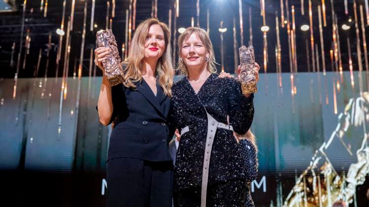 49eme Ã dition de la cÃ rÃ monie des CÃ sar Ã l?Olympia Ã Paris Sandra Hüller, CÃ sar de la meilleure actrice pour Anatomie d?une chute et Justine Triet, CÃ sar de la meilleur rÃ alisation Pour Anatomie D?une Chute, CÃ sar du meilleur scÃ nario original Pour Anatomie D?une Chute, CÃ sar du meilleur film Pour Anatomie D?une Chute - 49eme Ã dition de la cÃ rÃ monie des CÃ sar Ã l?Olympia Ã Paris le 23 fÃ vrier 2024 Dominique Jacovides Olivier Borde Bestimage 49th Cesar Film Awards at L Olympia on February 23, 2024 in Paris Paris France  Copyright: xBORDE-JACOVIDESx xBESTIMAGExBORDE-JACOVIDESx xBESTIMAGEx