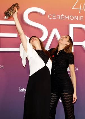 Photocall des laurÃ ats (press room) lors de la 49eme Ã dition de la cÃ rÃ monie des CÃ sar Ã l?Olympia Ã Paris ValÃ rie Donzelli, Audrey Diwan (CÃ sar de la meilleure adaptation pour Â« L?amour Et Les ForÃªts Â») - Photocall des laurÃ ats (press room) lors de la 49eme Ã dition de la cÃ rÃ monie des CÃ sar Ã l?Olympia Ã Paris le 23 fÃ vrier 2024 Dominique Jacovides Olivier Borde Bestimage Press room during 49th Cesar Film Awards at L Olympia on February 23, 2024 in Paris Paris France  Copyright: xBORDE-JACOVIDESx xBESTIMAGExBORDE-JACOVIDESx xBESTIMAGEx