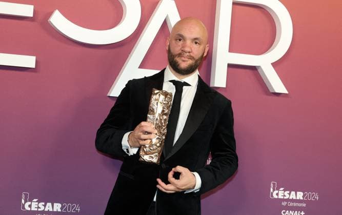Photocall des laurÃ ats (press room) lors de la 49eme Ã dition de la cÃ rÃ monie des CÃ sar Ã l?Olympia Ã Paris Jean-Baptiste Durand (CÃ sar du meilleur premier film pour Â« Chien de la casse Â») - Photocall des laurÃ ats (press room) lors de la 49eme Ã dition de la cÃ rÃ monie des CÃ sar Ã l?Olympia Ã Paris le 23 fÃ vrier 2024 Dominique Jacovides Olivier Borde Bestimage Press room during 49th Cesar Film Awards at L Olympia on February 23, 2024 in Paris Paris France  Copyright: xBORDE-JACOVIDESx xBESTIMAGExBORDE-JACOVIDESx xBESTIMAGEx