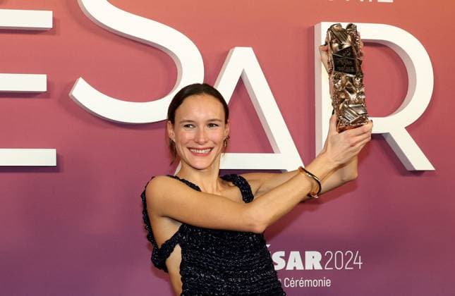 Photocall des laurÃ ats (press room) lors de la 49eme Ã dition de la cÃ rÃ monie des CÃ sar Ã l?Olympia Ã Paris Mathilde BÃ douet (CÃ sar du meilleur film de court-mÃ trage d animation pour EtÃ 96 ) - Photocall des laurÃ ats (press room) lors de la 49eme Ã dition de la cÃ rÃ monie des CÃ sar Ã l?Olympia Ã Paris le 23 fÃ vrier 2024 Dominique Jacovides Olivier Borde Bestimage Press room during 49th Cesar Film Awards at L Olympia on February 23, 2024 in Paris Paris France  Copyright: xBORDE-JACOVIDESx xBESTIMAGExBORDE-JACOVIDESx xBESTIMAGEx