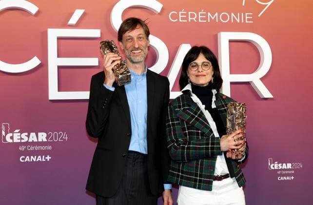 Photocall des laurÃ ats (press room) lors de la 49eme Ã dition de la cÃ rÃ monie des CÃ sar Ã l?Olympia Ã Paris Sebastien Laudenbach et Chiara Malta (CÃ sar Du Meilleur Film D?animation pour Â« Linda Veut Du Poulet ! Â») - Photocall des laurÃ ats (press room) lors de la 49eme Ã dition de la cÃ rÃ monie des CÃ sar Ã l?Olympia Ã Paris le 23 fÃ vrier 2024 Dominique Jacovides Olivier Borde Bestimage Press room during 49th Cesar Film Awards at L Olympia on February 23, 2024 in Paris Paris France  Copyright: xBORDE-JACOVIDESx xBESTIMAGExBORDE-JACOVIDESx xBESTIMAGEx