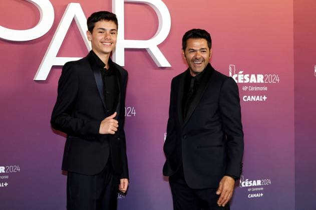 Photocall des laurÃ ats (press room) lors de la 49eme Ã dition de la cÃ rÃ monie des CÃ sar Ã l?Olympia Ã Paris Jamel Debbouze et son fils LÃ on - Photocall des laurÃ ats (press room) lors de la 49eme Ã dition de la cÃ rÃ monie des CÃ sar Ã l?Olympia Ã Paris le 23 fÃ vrier 2024 Dominique Jacovides Olivier Borde Bestimage Press room during 49th Cesar Film Awards at L Olympia on February 23, 2024 in Paris Paris France  Copyright: xBORDE-JACOVIDESx xBESTIMAGExBORDE-JACOVIDESx xBESTIMAGEx