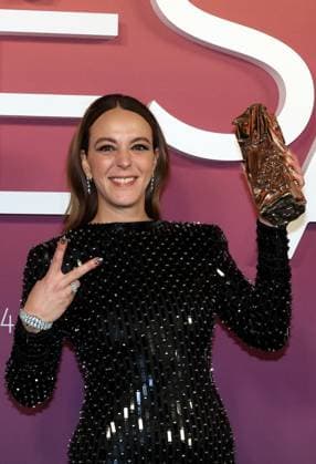 Photocall des laurÃ ats (press room) lors de la 49eme Ã dition de la cÃ rÃ monie des CÃ sar Ã l?Olympia Ã Paris Monia Chokri, CÃ sar du meilleur film Ã tranger pour Simple Comme Sylvain - Photocall des laurÃ ats (press room) lors de la 49eme Ã dition de la cÃ rÃ monie des CÃ sar Ã l?Olympia Ã Paris le 23 fÃ vrier 2024 Dominique Jacovides Olivier Borde Bestimage Press room during 49th Cesar Film Awards at L Olympia on February 23, 2024 in Paris Paris France  Copyright: xBORDE-JACOVIDESx xBESTIMAGExBORDE-JACOVIDESx xBESTIMAGEx