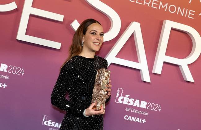 Photocall des laurÃ ats (press room) lors de la 49eme Ã dition de la cÃ rÃ monie des CÃ sar Ã l?Olympia Ã Paris Monia Chokri, CÃ sar du meilleur film Ã tranger pour Simple Comme Sylvain - Photocall des laurÃ ats (press room) lors de la 49eme Ã dition de la cÃ rÃ monie des CÃ sar Ã l?Olympia Ã Paris le 23 fÃ vrier 2024 Dominique Jacovides Olivier Borde Bestimage Press room during 49th Cesar Film Awards at L Olympia on February 23, 2024 in Paris Paris France  Copyright: xBORDE-JACOVIDESx xBESTIMAGExBORDE-JACOVIDESx xBESTIMAGEx