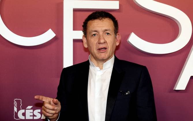 Photocall des laurÃ ats (press room) lors de la 49eme Ã dition de la cÃ rÃ monie des CÃ sar Ã l?Olympia Ã Paris Dany Boon - Photocall des laurÃ ats (press room) lors de la 49eme Ã dition de la cÃ rÃ monie des CÃ sar Ã l?Olympia Ã Paris le 23 fÃ vrier 2024 Dominique Jacovides Olivier Borde Bestimage Press room during 49th Cesar Film Awards at L Olympia on February 23, 2024 in Paris Paris France  Copyright: xBORDE-JACOVIDESx xBESTIMAGExBORDE-JACOVIDESx xBESTIMAGEx