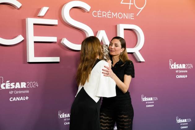49eme ceremonie des CESAR - Salle de presse Phtocall des laureats. 49th CESAR ceremony awards. Photocall of winners : Valerie Donzelli et Audrey Diwan (meilleure adaptation) 302003 2024-02-24 Olympia  Copyright: xIvankaxVoisinx xStarfacex STAR_302003_008