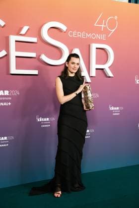 49eme ceremonie des CESAR - Salle de presse Phtocall des laureats. 49th CESAR ceremony awards. Photocall of winners : Ella Rumpf 302003 2024-02-24 Olympia  Copyright: xIvankaxVoisinx xStarfacex STAR_302003_030