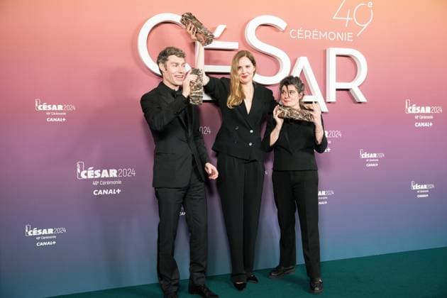 49eme ceremonie des CESAR - Salle de presse Phtocall des laureats. 49th CESAR ceremony awards. Photocall of winners : Justine Triet avec ses producteurs Marie-Ange Luciani et David Thion 302003 2024-02-24 Olympia  Copyright: xIvankaxVoisinx xStarfacex STAR_302003_091